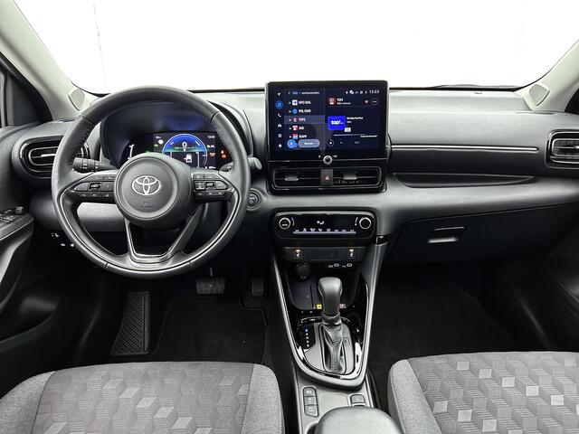 Toyota YARIS 1.5 Hybrid 115 Dynamic Comfort Pack | BTW voertuig | Dodehoek detectie | Stoel+stuurverwarming | Parkeersensoren voor+achter | Climate Control | Cruise Control Adaptive |
