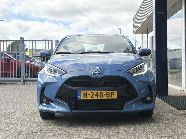 Toyota YARIS 1.5 Hybrid Dynamic / Automaat / NL-Auto / Adaptieve Cruise-Control / Apple-Carplay & Android-Auto / LED / Keyless / DAB Radio-Bluetooth / Navi / Getint-Glas / Camera-Achter / 16'' LMV / ENZ.