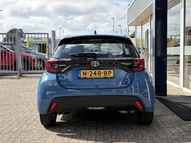 Toyota YARIS 1.5 Hybrid Dynamic / Automaat / NL-Auto / Adaptieve Cruise-Control / Apple-Carplay & Android-Auto / LED / Keyless / DAB Radio-Bluetooth / Navi / Getint-Glas / Camera-Achter / 16'' LMV / ENZ.