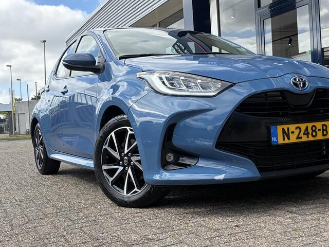 Toyota YARIS 1.5 Hybrid Dynamic / Automaat / NL-Auto / Adaptieve Cruise-Control / Apple-Carplay & Android-Auto / LED / Keyless / DAB Radio-Bluetooth / Navi / Getint-Glas / Camera-Achter / 16'' LMV / ENZ.
