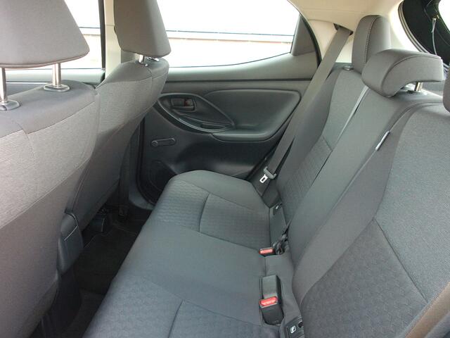 Toyota YARIS 1.5 Hybrid Active, Carplay + Android Auto / Parkeer Camera / Climate Control / Adaptive Cruise / Navigatie