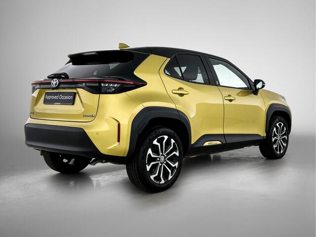 Toyota YARIS Cross 1.5 Hybrid First Edition + | BTW voertuig | Dodehoek detectie | Stoel+stuurverwarming | Elektrische achterklep | Parkeersensoren voor+achter | Draadloze telefoonlader | Apple CarPlay/Android Auto |
