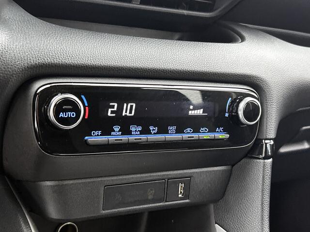 Toyota YARIS 1.5 Hybrid Dynamic | Dealer onderhouden | Navigatie | Apple CarPlay/Android auto | DAB | achteruitrijcamera | Cruise control Adaptive