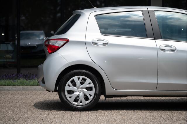 Toyota YARIS 1.5 Hybrid Active | Org. NL | Camera | Clima | Cruise | Bluetooth