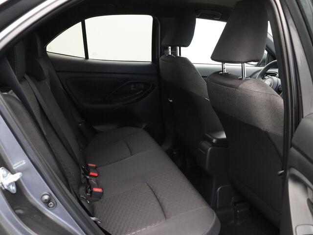 Toyota YARIS Cross 1.5 Hybrid 130 Dynamic | Stoelverwarming | Stuurwielverwarming | Apple Carplay & Android Auto | 10 jaar garantie |