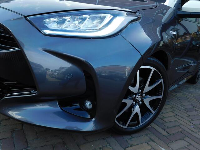 Toyota YARIS 1.5 Hybrid Executive Bi-Tone | Trekhaak