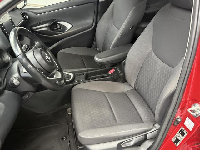 Toyota YARIS 1.5 Hybrid Dynamic 1e eigenaar, garantie tot 2032! Veel opties en rijplezier!