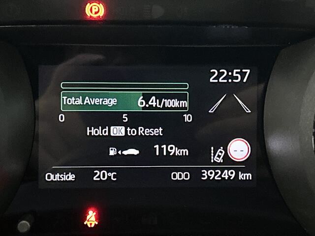 Toyota YARIS 1.5 Hybrid Style | BTW voertuig | Head-Up Display | Stoel+stuurverwarming | Draadloze telefoonlader | Navigatie | Apple CarPlay/Android Auto |