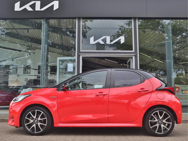 Toyota YARIS 1.5 Hybrid Executive Launch Edition | Bi-Tone | Head-up Display | Stoelverwarming | Camera | 17" LMV | Trekhaak
