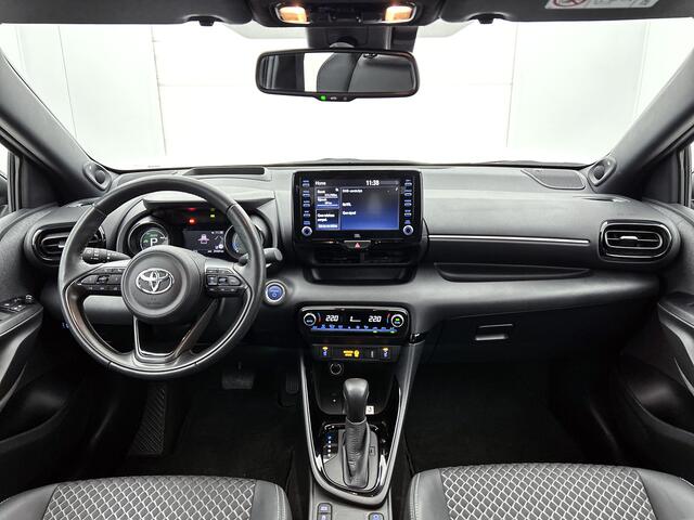 Toyota YARIS 1.5 Hybrid Executive | JBL | Head-Up Display | Dodehoek detectie | Stoel+stuurverwarming | Parkeersensoren voor+achter | Apple CarPlay/Android auto | Draadloze telefoonlader |