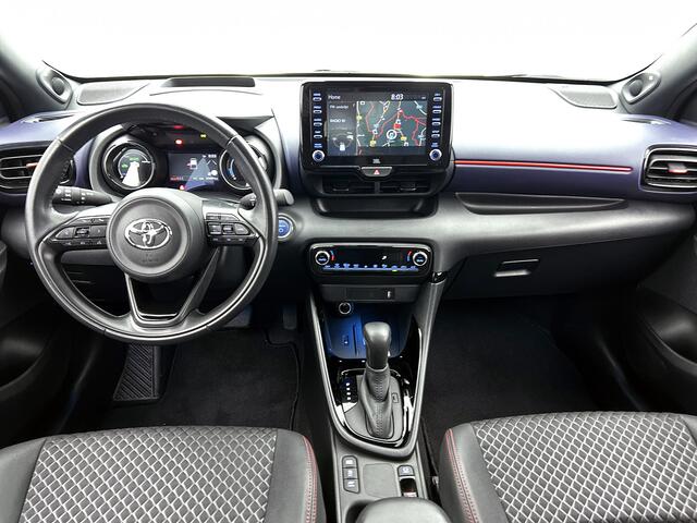 Toyota YARIS 1.5 Hybrid Executive | Head-Up Display | JBL | Dodehoek detectie | Parkeersensoren voor+achter | Stoelverwarming | Navigatie | Apple CarPlay/Android Auto |