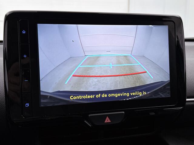 Toyota YARIS Cross 1.5 Hybrid Dynamic + | BTW voertuig | Dodehoek detectie | Stoel+stuurverwarming | Parkeersensoren achter | Navigatie | Apple CarPlay/Android auto | Achteruitrijcamera | Cruise Control Adaptive |