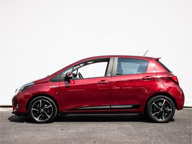 Toyota YARIS 1.5 Hybrid Volcano Edition Panoramadak/ Navigatie/ Climate control/ Cruise control/ Lmv