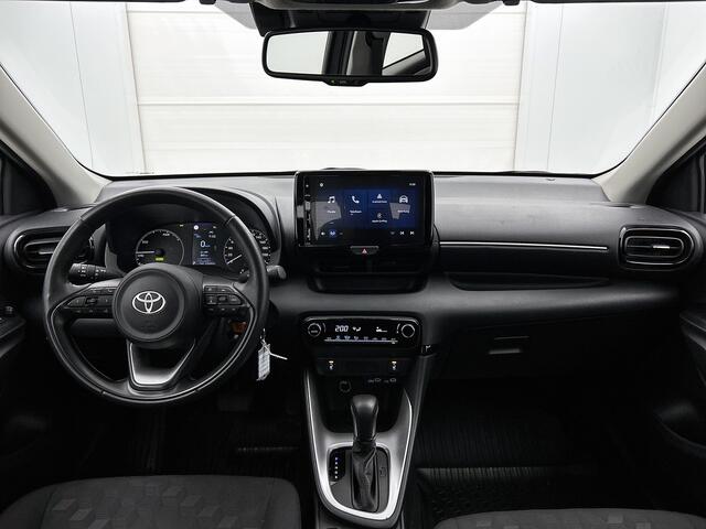 Toyota YARIS 1.5 Hybrid 115 Active + | BTW voertuig | Parkeersensoren voor+achter | Stoel+stuurverwarming | Aplple CarPlay/Android Auto | Cruise control adaptive | Climate Control |