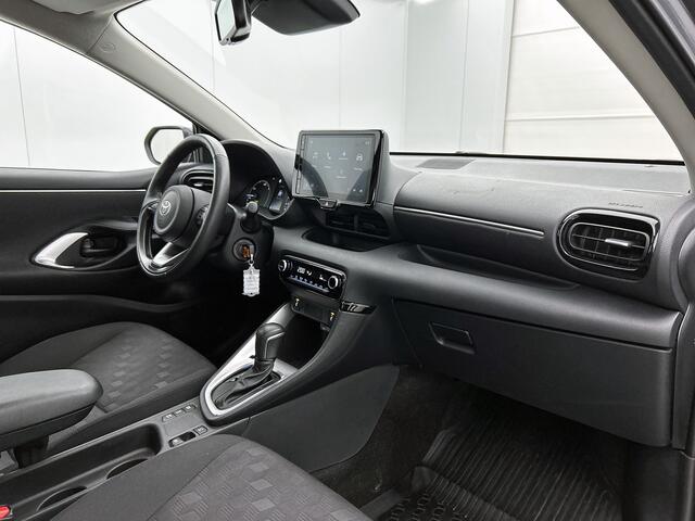 Toyota YARIS 1.5 Hybrid 115 Active + | BTW voertuig | Parkeersensoren voor+achter | Stoel+stuurverwarming | Aplple CarPlay/Android Auto | Cruise control adaptive | Climate Control |