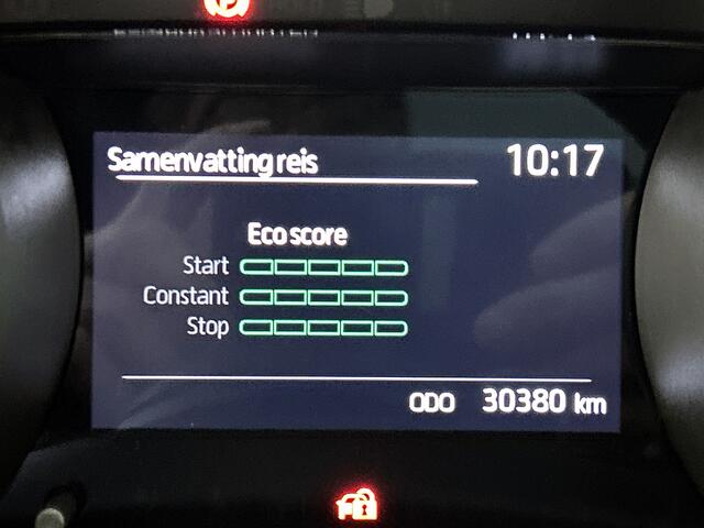 Toyota YARIS 1.5 Hybrid Executive Premium Pack | Panoramadak | JBL | Head-Up Display | Stoelverwarming | Parkeersensoren voor+achter | Draadloze telefoonlader | Navigatie | Apple CarPlay/Android | Climate Control |