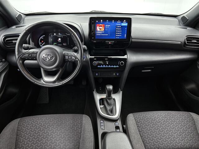 Toyota YARIS Cross 1.5 Hybrid First Edition + | Parkeersensoren Voor+achter | Dodehoek detectie | Stuur+stoelverwarming | LED Adaptive | Apple CarPlay/Android auto | Cruise Control Adaptive |