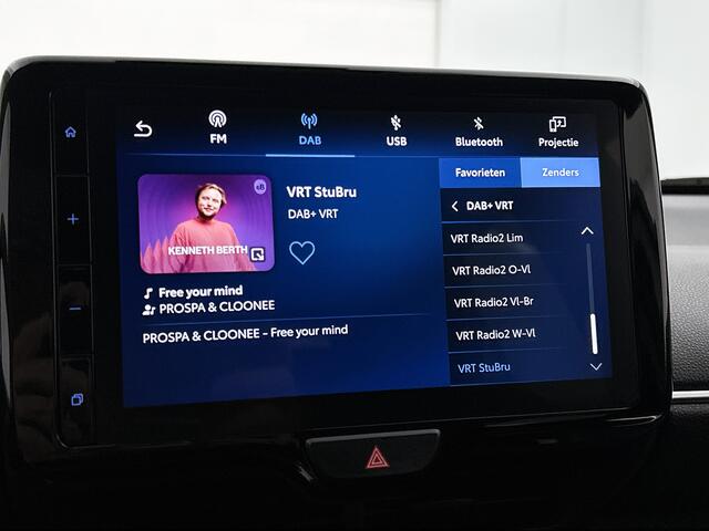 Toyota YARIS Cross 1.5 Hybrid First Edition + | Parkeersensoren Voor+achter | Dodehoek detectie | Stuur+stoelverwarming | LED Adaptive | Apple CarPlay/Android auto | Cruise Control Adaptive |