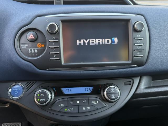 Toyota YARIS 1.5 Hybrid Y20 * RIJKLAAR * + 12mnd BOVAG GARANTIE