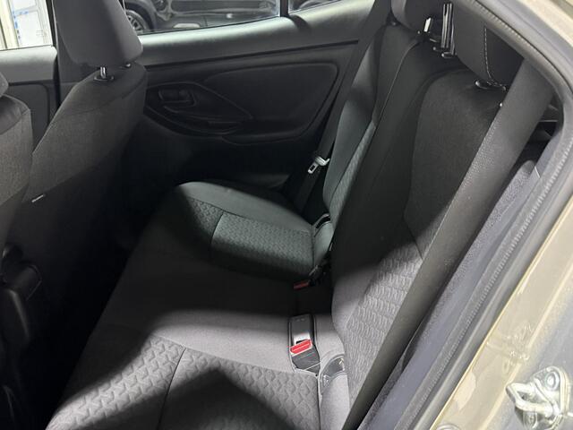 Toyota YARIS Cross 1.5 Hybrid Dynamic | All season banden | Stoelverwarming | Voorruitverwarming | Stuurwielverwarming |