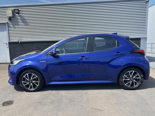 Toyota YARIS 1.5 Hybrid Dynamic automaat Incl: AppleCarPlay / AndroidAuto, LM velgen, Climate Control, PArkeerhulp camera, MEtallic lak