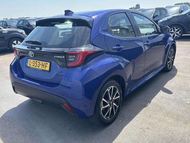 Toyota YARIS 1.5 Hybrid Dynamic automaat Incl: AppleCarPlay / AndroidAuto, LM velgen, Climate Control, PArkeerhulp camera, MEtallic lak
