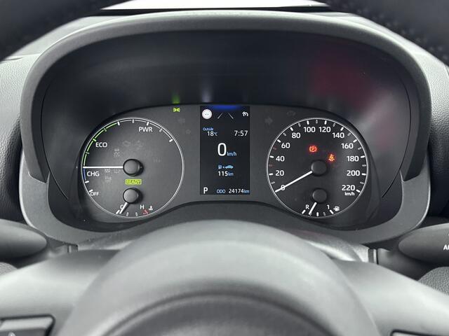 Toyota YARIS 1.5 Hybrid 115 Dynamic Limited | Parkeersensoren V+A | Stoel & Stuur Verwarming |