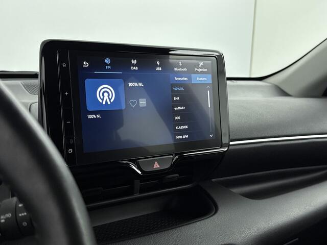 Toyota YARIS 1.5 Hybrid 115 Dynamic Limited | Parkeersensoren V+A | Stoel & Stuur Verwarming |