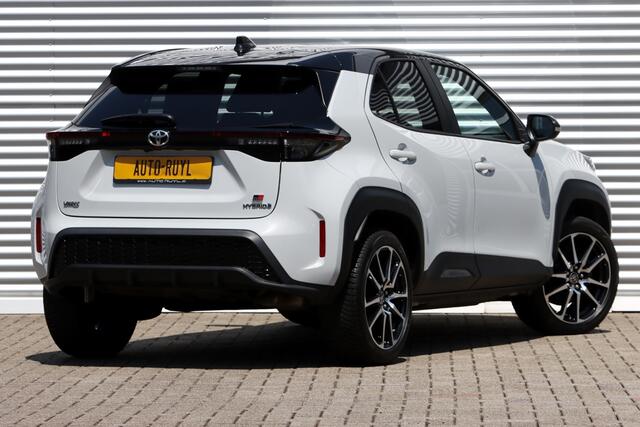 Toyota YARIS Cross 1.5 Hybrid GR Sport Ceramic Gray Metallic