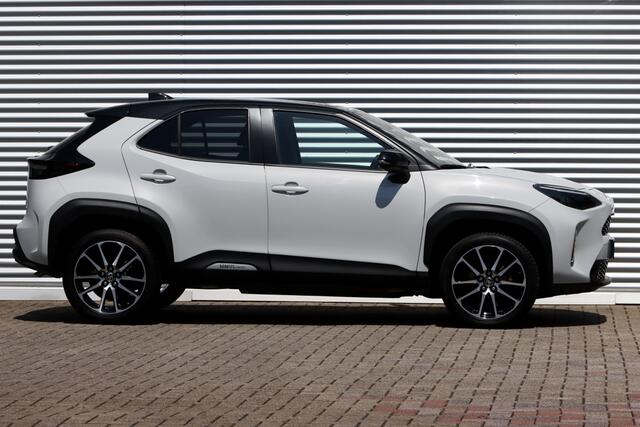 Toyota YARIS Cross 1.5 Hybrid GR Sport Ceramic Gray Metallic