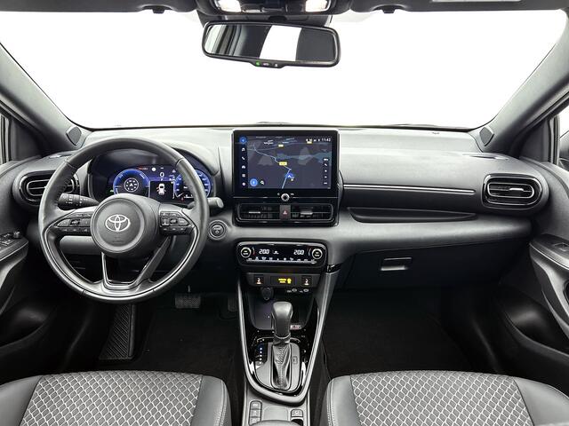 Toyota YARIS 1.5 Hybrid 130 Executive | BTW Voertuig | Stoel+stuurverwarming | dodehoek detectie | Parkeersensoren Voor+achter | Apple CarPlay/Android Auto | Cruise Control Adaptive | Draadloze telefoonlader |