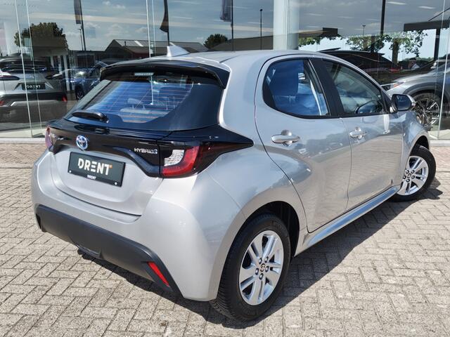 Toyota YARIS 1.5 Hybrid Active | Stoelverwarming | DAB | Lichtmetalen Velgen