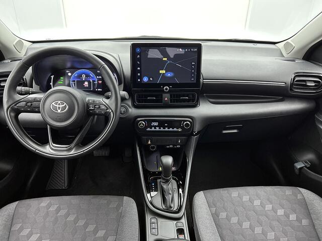 Toyota YARIS 1.5 Hybrid 115 Dynamic Comfort Pack | BTW voertuig | Dodehoek detectie | Stoel+stuurverwarming | Parkeersensoren voor+achter | Draadloze telefoonlader | Apple CarPlay/Android auto |
