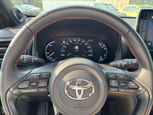Toyota YARIS Cross 1.5 Hybrid Automaat GR Sport Panoramadak / Trekhaak / Full LED