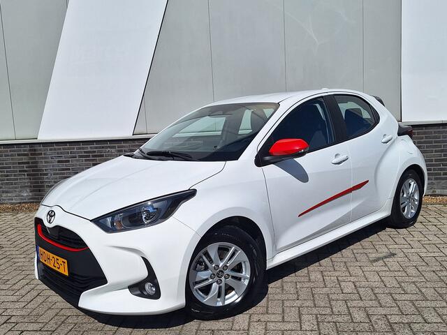 Toyota YARIS 1.5 Hybrid 115 Active Red Pack NL Auto Carplay Clima Cruise Nieuw Model