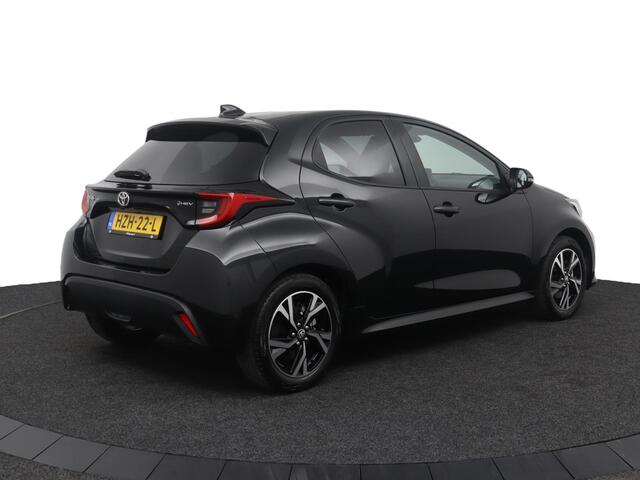 Toyota YARIS 1.5 Hybrid 115 Dynamic | Comfort pack | Parkeersensoren | Stoelverwarming |