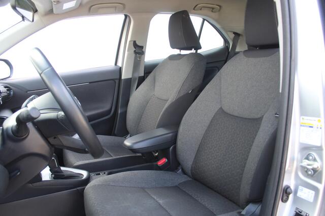 Toyota YARIS Cross 1.5 Hybrid Active Apple carplay/ android auto l All weather banden | Armsteun | Elektrisch inklapbare buitenspiegels | Climate control | Achteruitrijcamera | Verwarmbare spiegel