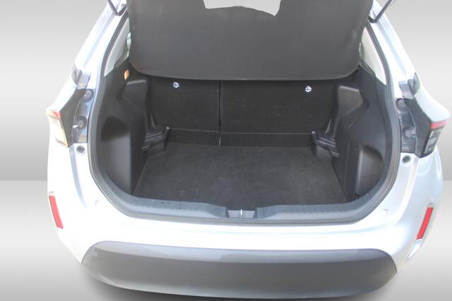 Toyota YARIS Cross 1.5 Hybrid Active Apple carplay/ android auto l All weather banden | Armsteun | Elektrisch inklapbare buitenspiegels | Climate control | Achteruitrijcamera | Verwarmbare spiegel
