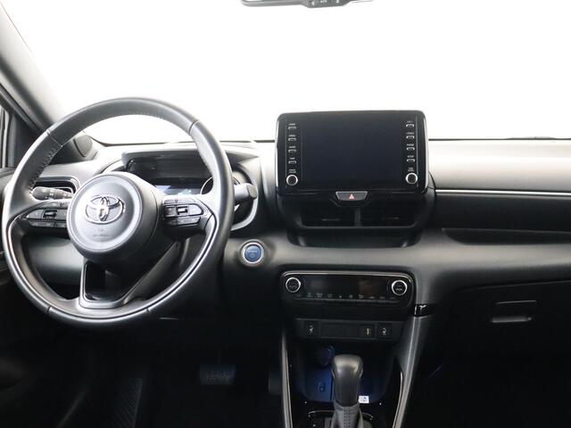 Toyota YARIS 1.5 Hybrid Style | Dealer Onderhouden | Head-Up Display | Stoelverwarming | Draadloze telefoonlader | Apple CarPlay/Android auto | Cruise Control Adaptive | achteruitrijcamera |