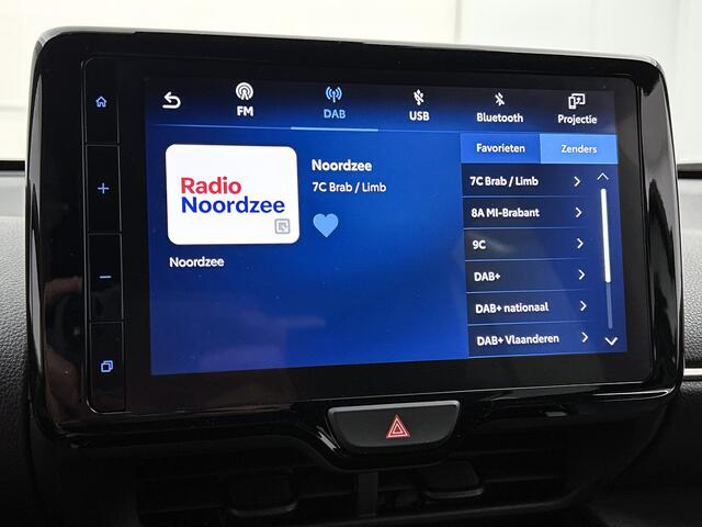 Toyota YARIS Cross 1.5 Hybrid Dynamic Limited | Trekhaak afneembaar | Parkeersensoren voor+achter | Stoelverwarming | Apple CarPlay/Android auto | Navigatie | Cruise Control Adaptive | Achteruitrijcamera |