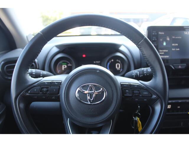 Toyota YARIS 1.5 Hybrid 115 Business Automaat l Stoelverwarming l Lendesteun l LM velgen l Spiegelverwarming l Getinte achterramen l Sfeerverlichting