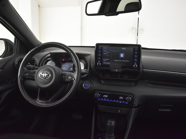 Toyota YARIS 1.5 Hybrid Lounge | Carplay | Panorama | Halfleer |
