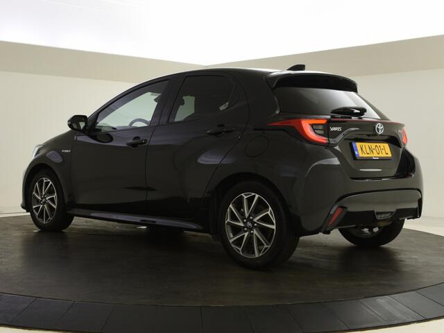 Toyota YARIS 1.5 Hybrid Lounge | Carplay | Panorama | Halfleer |