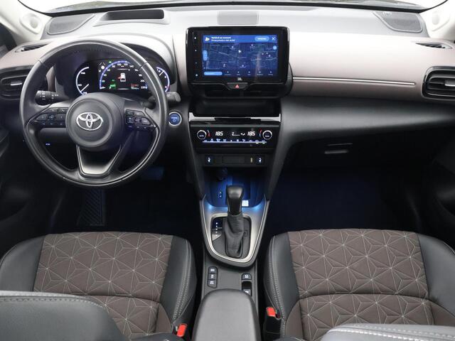 Toyota YARIS Cross 1.5 Hybrid Executive Bi-Tone | Panoramadak | Dodehoek Detectie | HUD | Navigatie