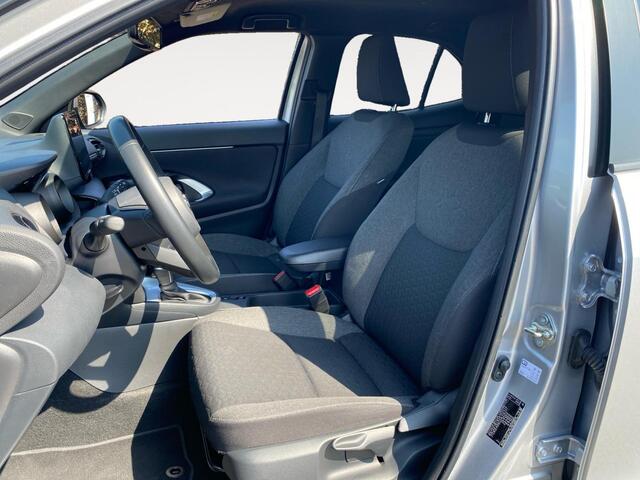 Toyota YARIS Cross 1.5 Hybrid Dynamic december 2023 | Full Hybrid | cruise | LED | lane assist | camera | etc.