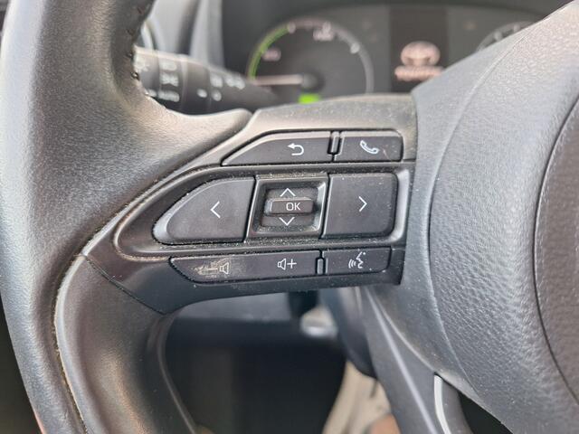 Toyota YARIS 1.5 Hybrid Active met parelmoer metallic