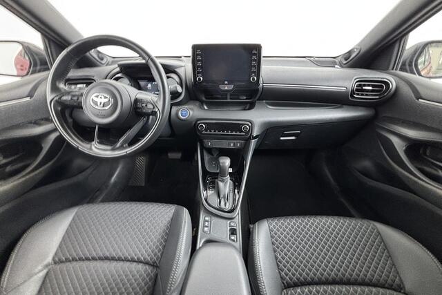 Toyota YARIS 1.5 HYBRID EXECUTIVE I AUTOMAAT I P-CAMERA I NAVIGATIE I APPLE CARPLAY I STOELVERWARMING