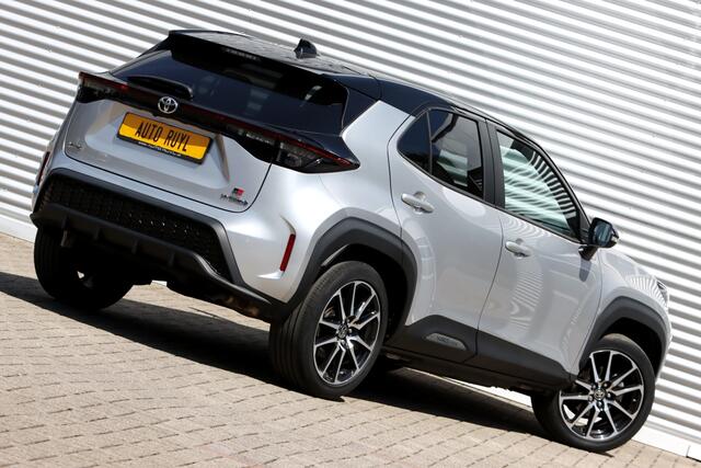 Toyota YARIS Cross 1.5 Hybrid GR Sport Ceramic Gray Metallic