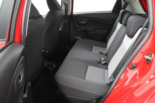 Toyota YARIS 1.5 Hybrid Design Sport | Climate Control | Toyota Safety Sense | Lichtmetalen Velgen | Achteruitrijcamera |