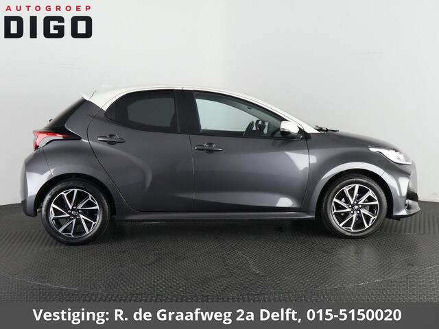 Toyota YARIS 1.5 VVT-I First Edition Bi-Tone Automaat | Apple Carplay & AndroidAUTO | Camera | Lichtmetalen velgen |